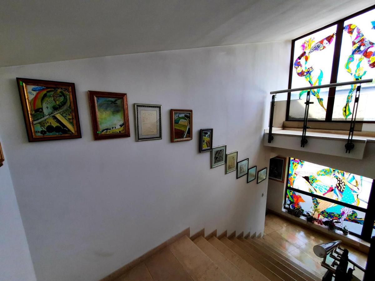 Family Art Hotel Gallery Plevne Dış mekan fotoğraf